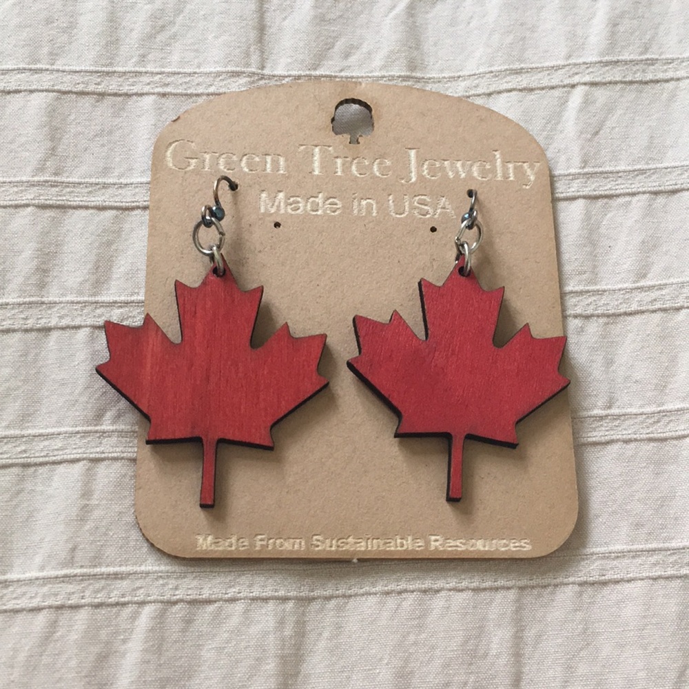 Wooden earrings - Red maple leaves